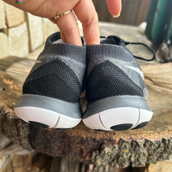 Nike Barefoot Ride black & gray Knit RUNNING Sneaker Sz-6.   J - Picture 6 of 8